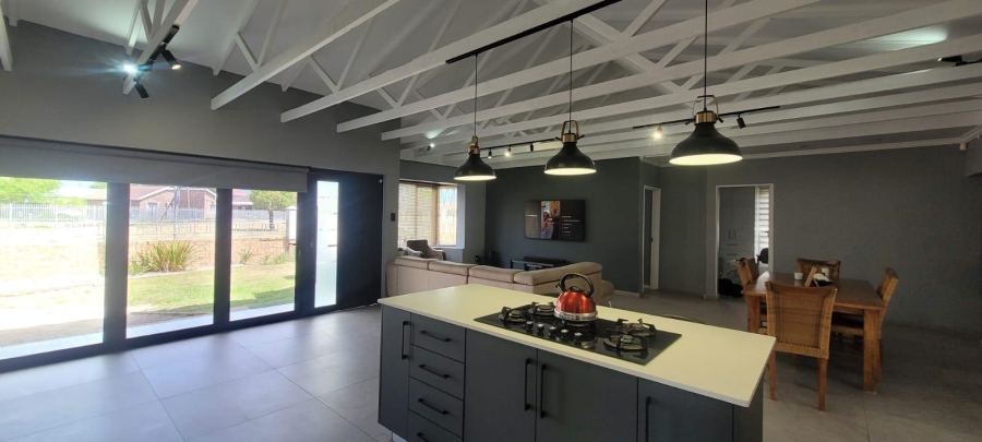 3 Bedroom Property for Sale in Levallia Western Cape